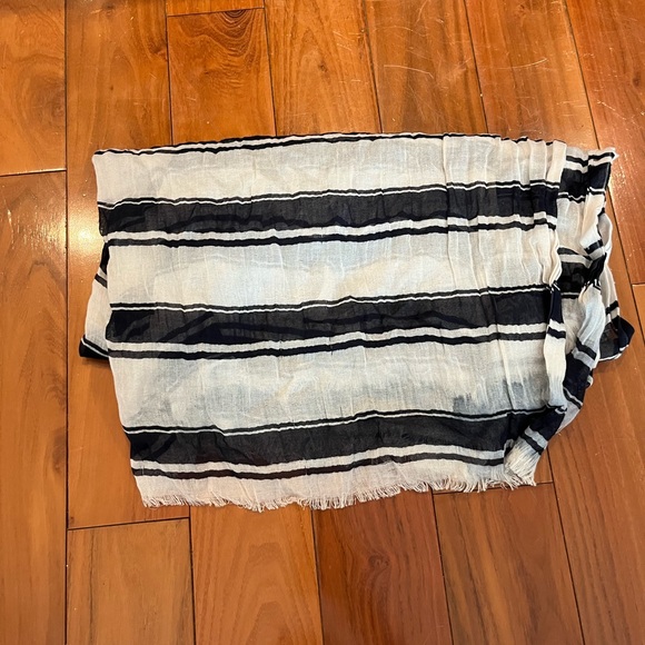Banana republic striped scarf - Picture 2 of 4